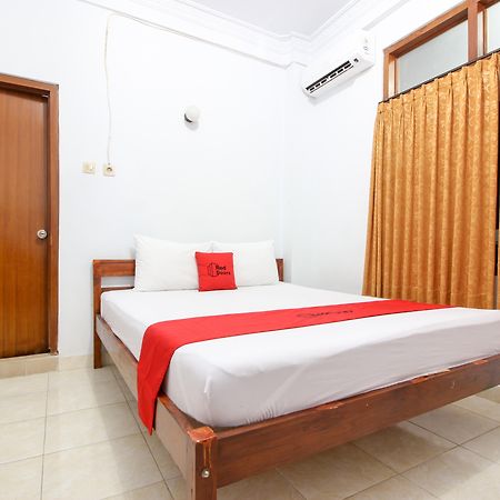 RedDoorz Plus near Alun Alun Selatan Yogyakarta Exterior foto