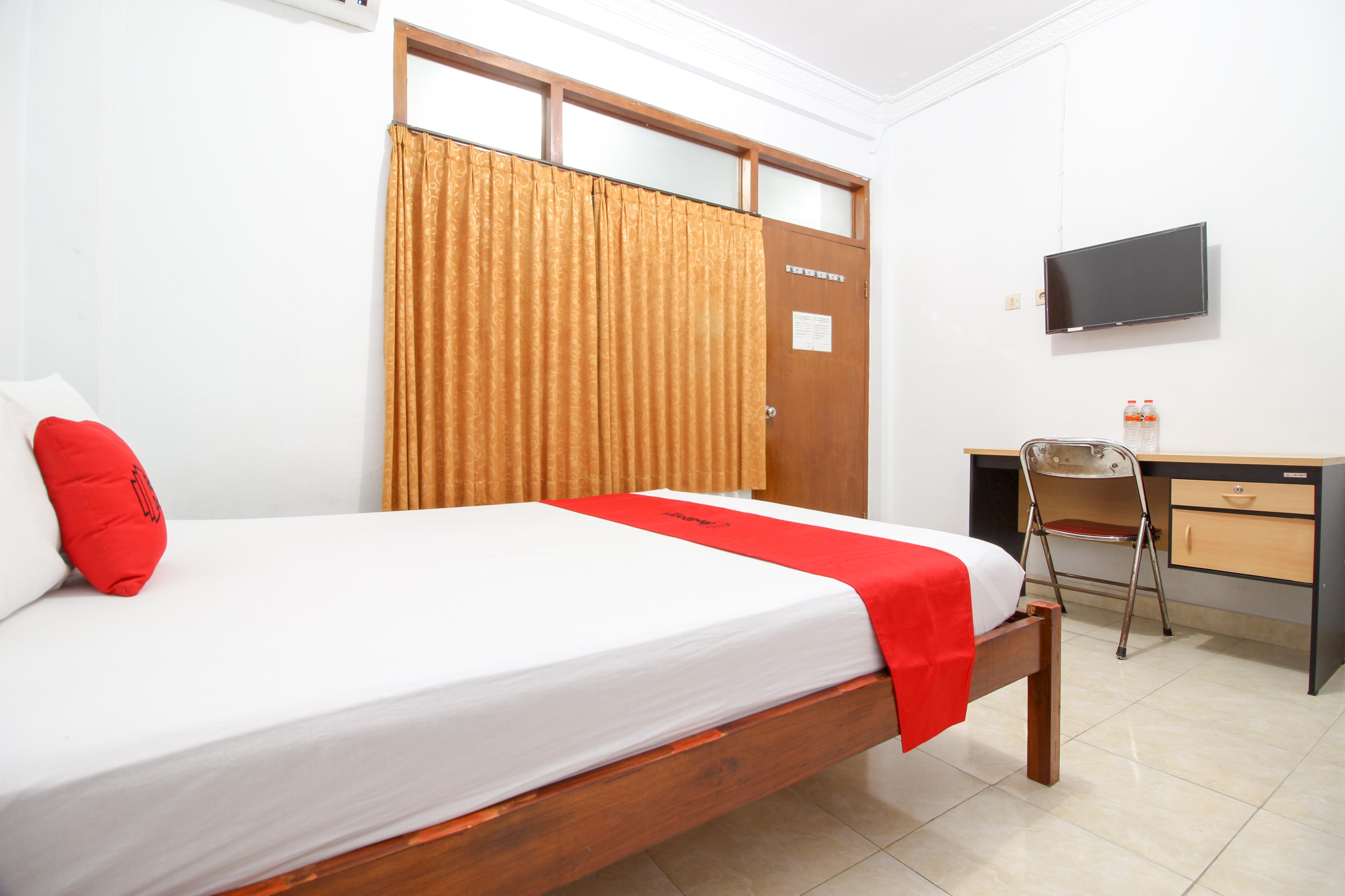 RedDoorz Plus near Alun Alun Selatan Yogyakarta Exterior foto