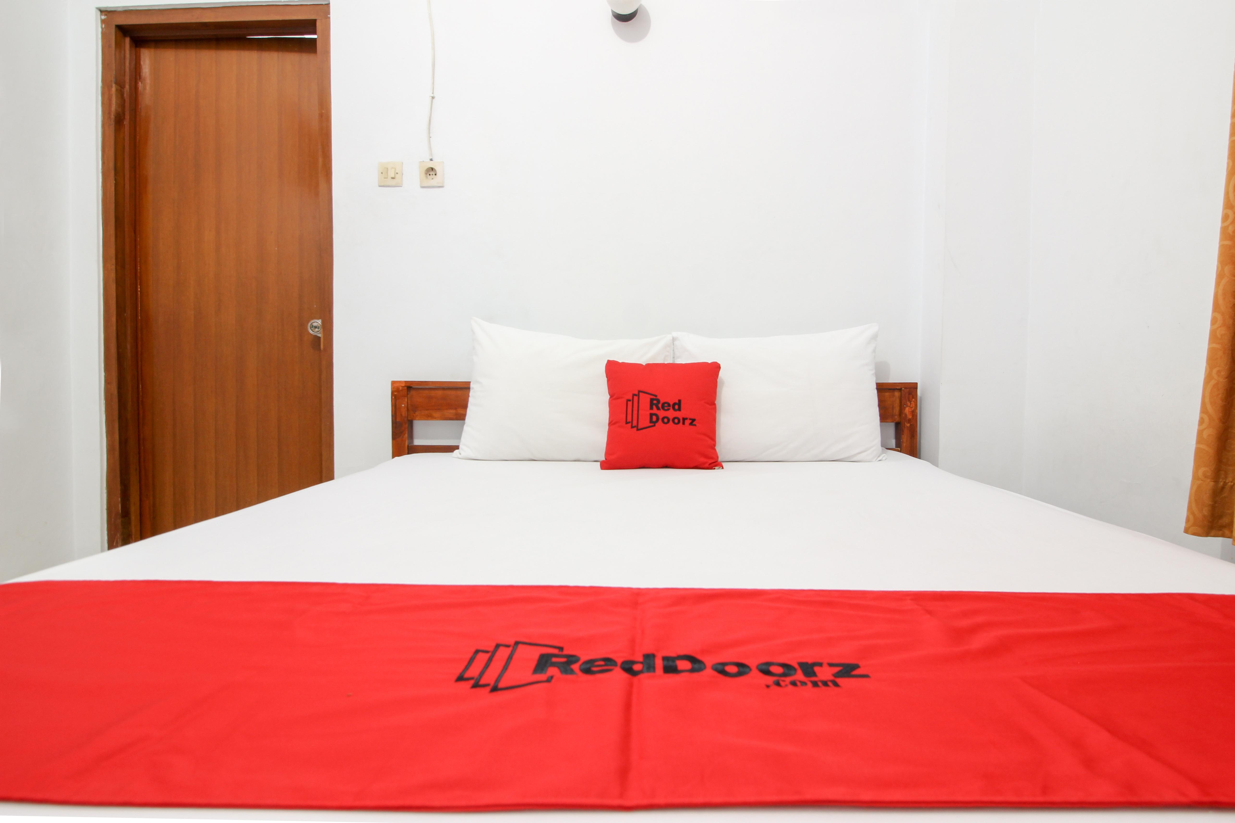 RedDoorz Plus near Alun Alun Selatan Yogyakarta Exterior foto