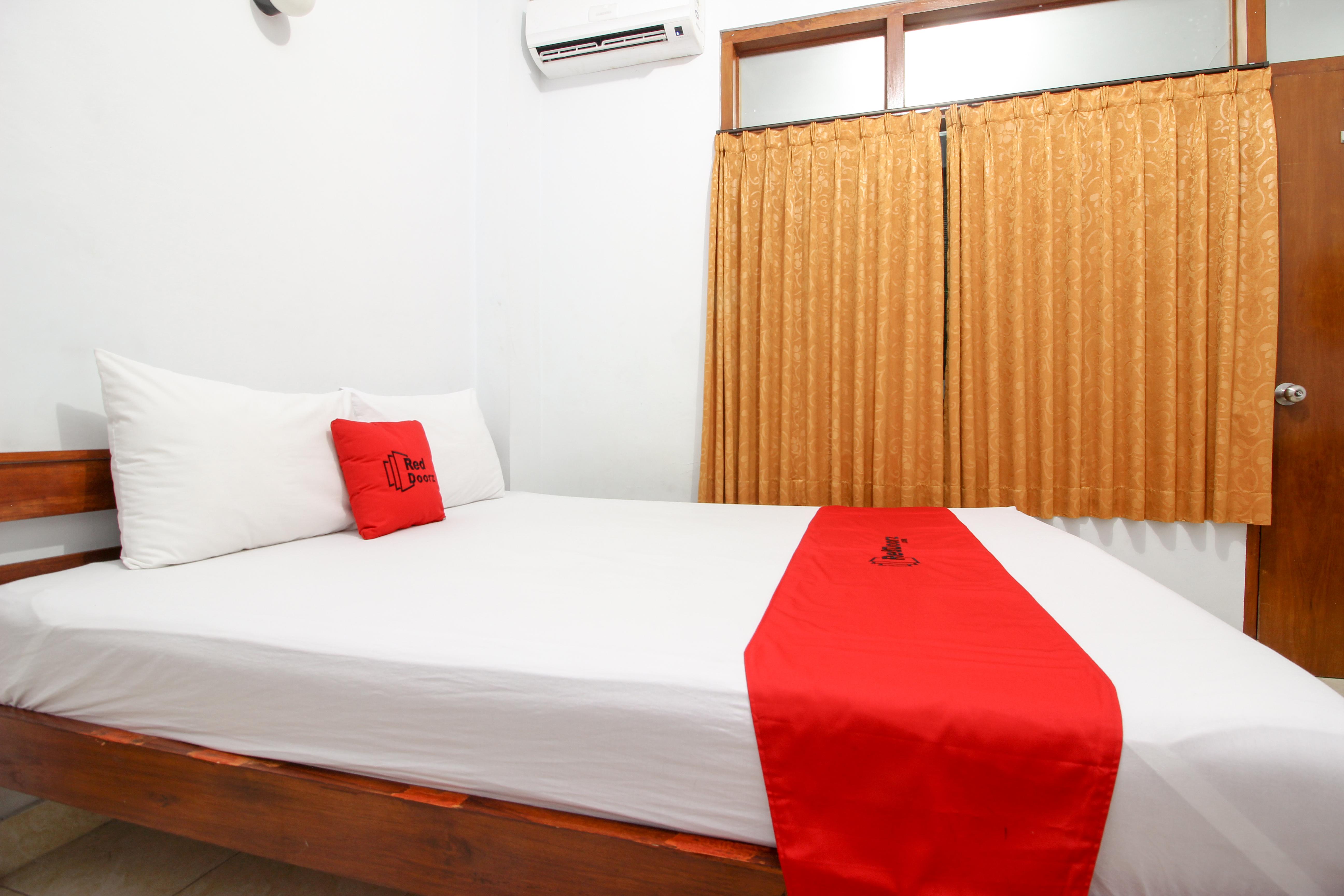 RedDoorz Plus near Alun Alun Selatan Yogyakarta Exterior foto