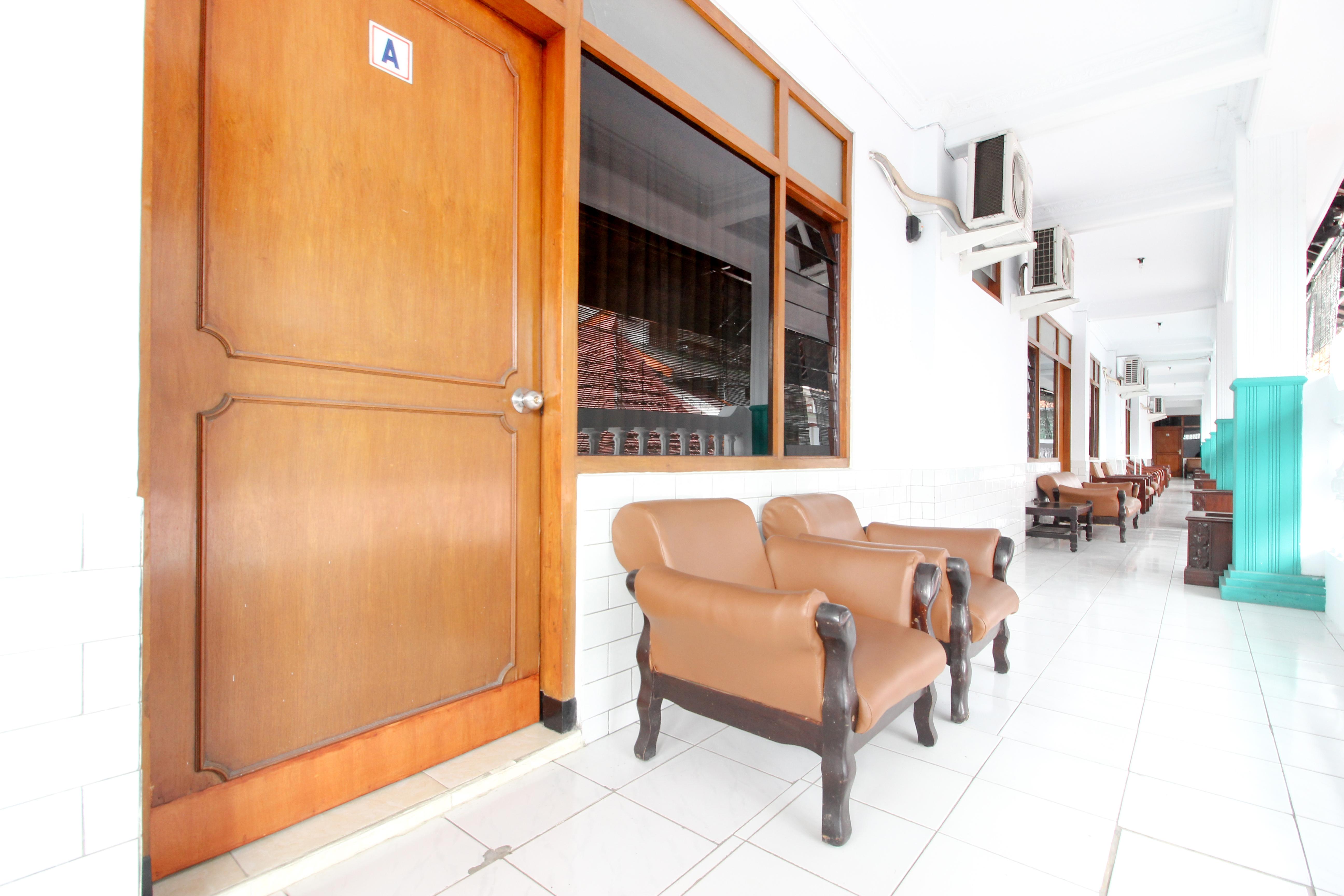 RedDoorz Plus near Alun Alun Selatan Yogyakarta Exterior foto